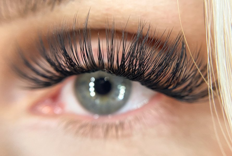 Dramatic Cat-Eye Full Volume DIY Pre-Cut Cluster Lashes