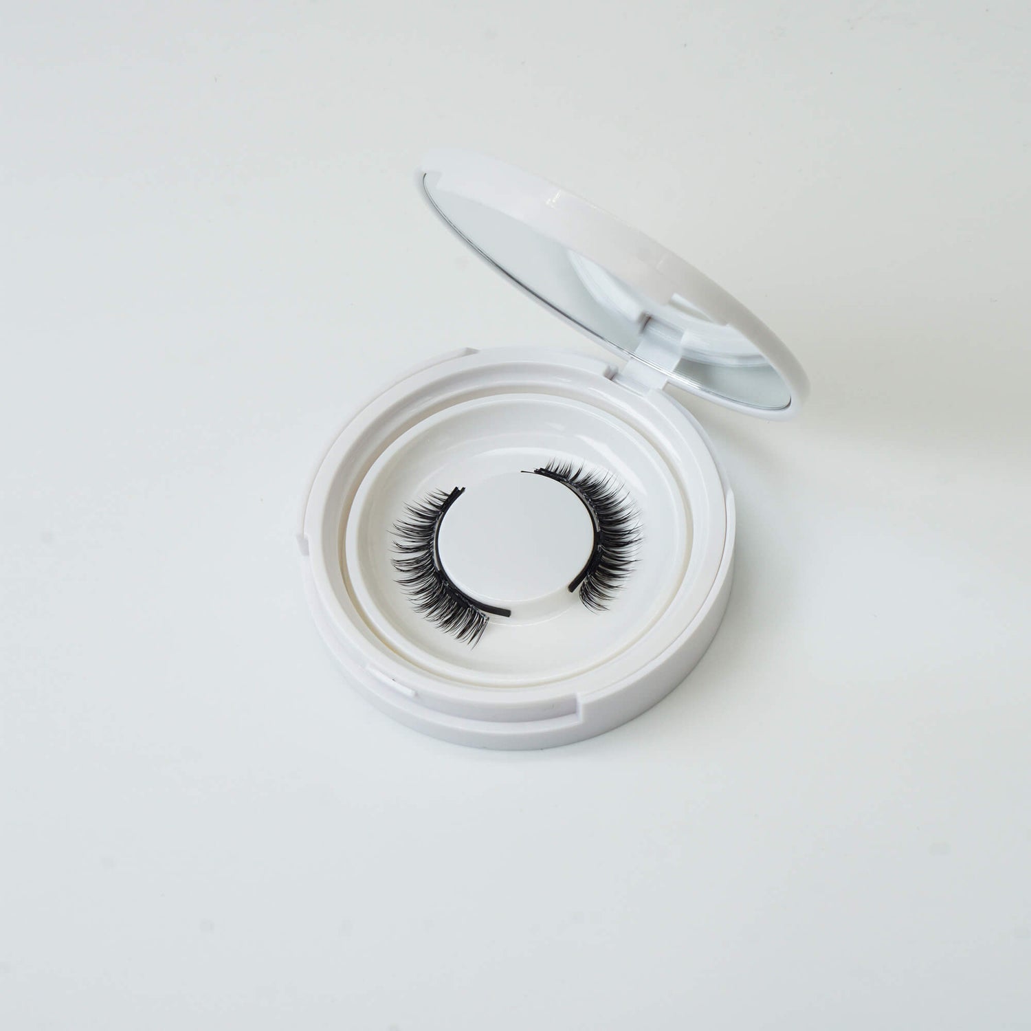 Doll-Eye Natural Magnetic Eyelashes without Eyeliner