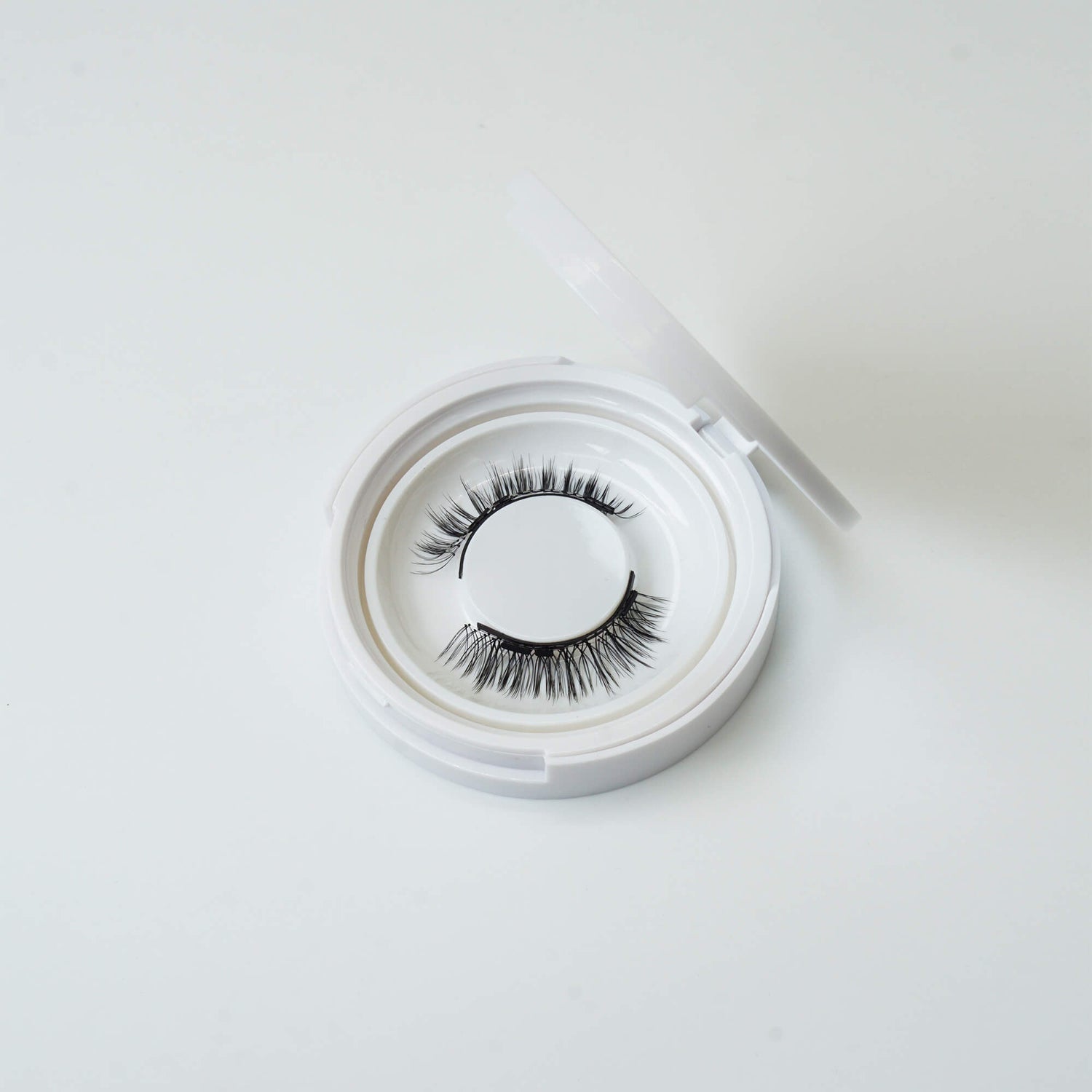 Wispy Cat-Eye Natural Magnetic Eyelashes without Eyeliner