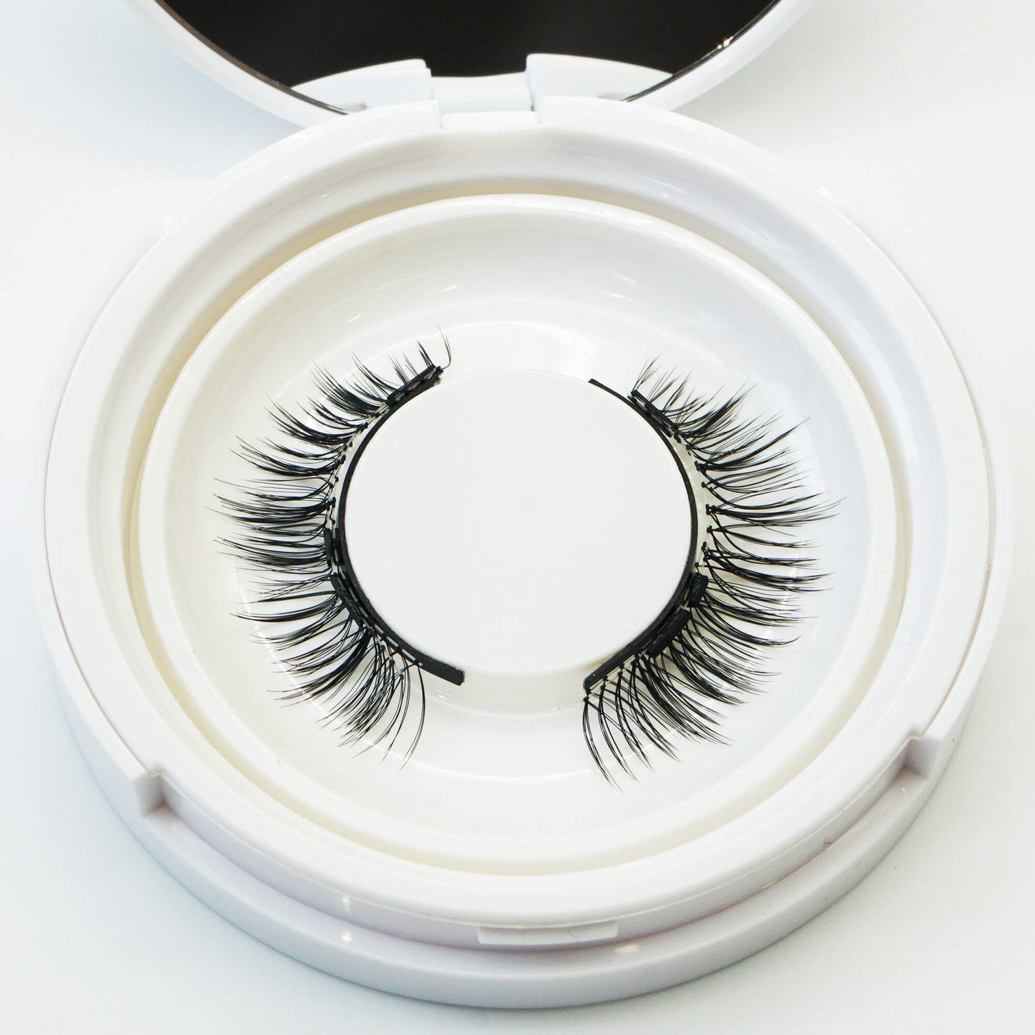 Wispy Cat-Eye Natural Magnetic Eyelashes without Eyeliner